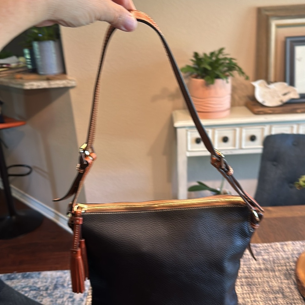 Dooney & Bourke (Authentic) Pebble Leather Shoulder Handbag - Picture 2 of 16